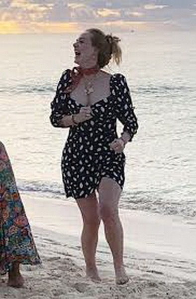 Adele s-a topit pe picioare! Cum arată acum, după ce a slăbit 50 de kilograme
