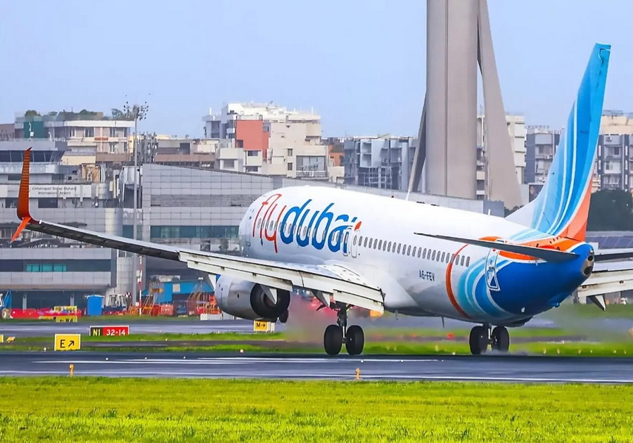 Panică într-un avion Flydubai spre Tel Aviv: un pilot ar fi încercat să prăbușească aeronava. Zborul a aterizat de urgență în Arabia Saudită