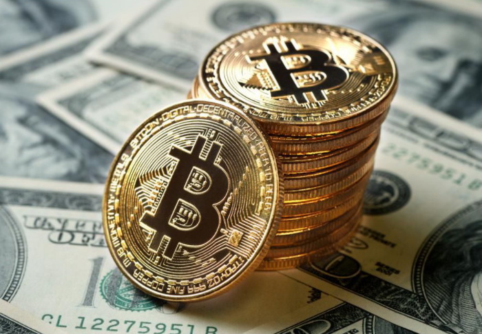 Bitcoin încheie cea mai slabă lună din ultimii zece ani