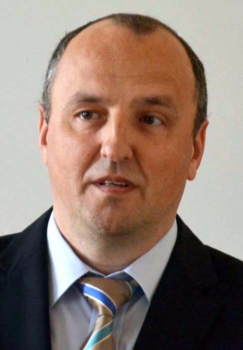  directorul Colegiului Naţional Emanuil Gojdu, Florin Nicoară