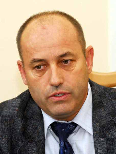 02-ionel-ban.jpg
