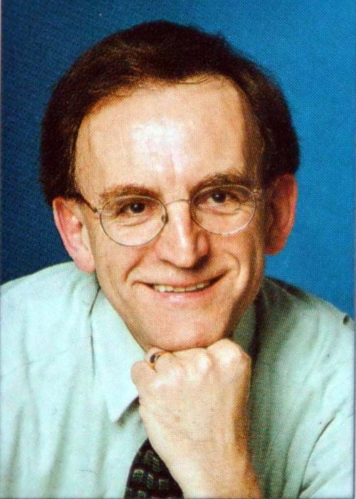 Martin Hollins, profesor universitar britanic