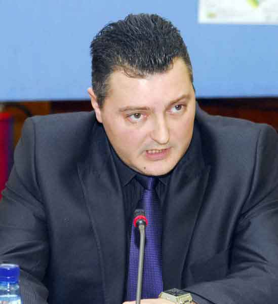 03-Dorin-Corches.jpg