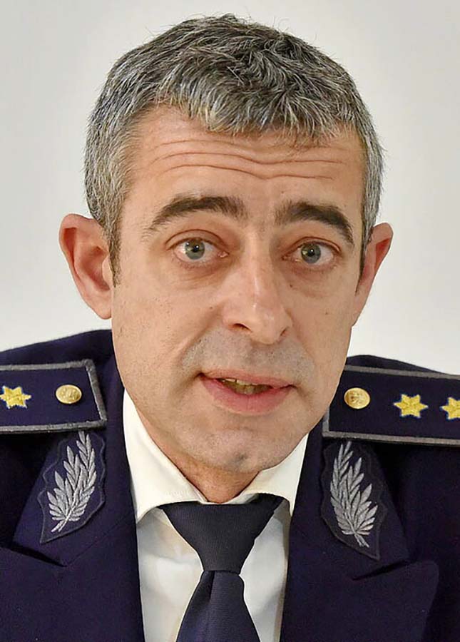 șeful Serviciului pentru Imigrări al Județului Bihor, comisar-șef de poliție Săndel Dima