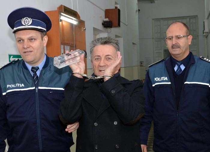 avocatul Ioan Sava în cătuşe