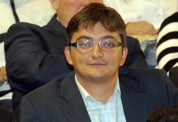 05 Adrian Hatos (alta).jpg