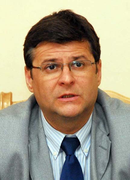 05 Daniel Negrean_1.jpg