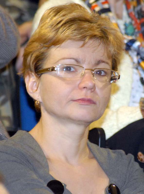 decanul Facultăţii de Ştiinţe Economice, Alina Bădulescu