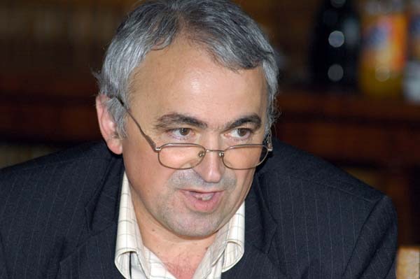 06 Cornel lupau.jpg