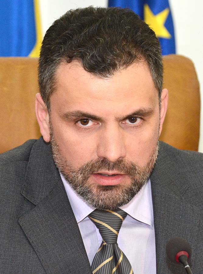 şeful Serviciului de Înmatriculări Bihor, comisarul şef Alexandru Laza