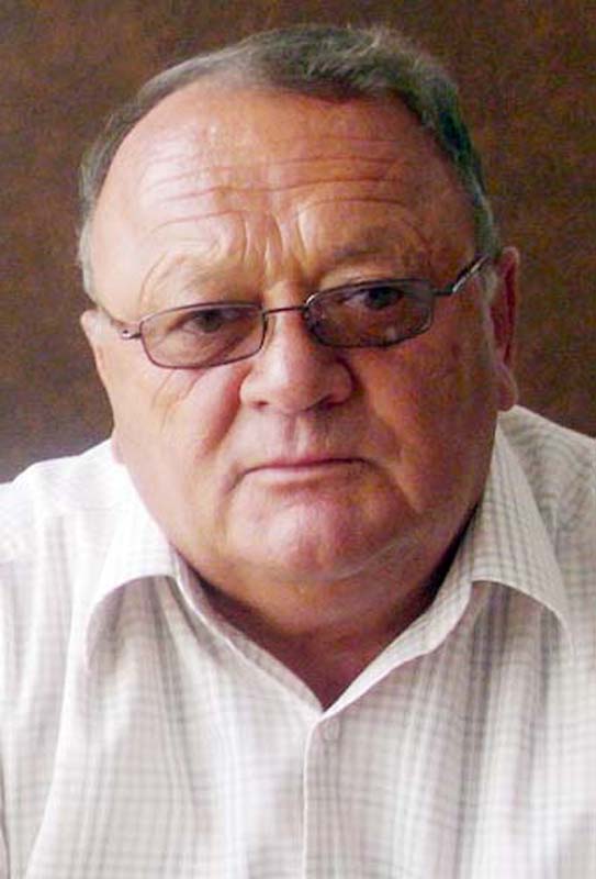  fostul decan al Facultăţii de Protecţia Mediului, Vasile Bara