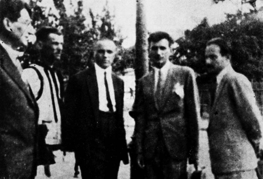 reprezentanţi în Consiliul Comunal Oradea, între care Jenő Rozvány (foto, primul din stânga)