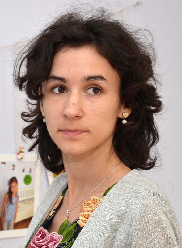  Iulia Băcăran, directoarea Fundaţiei Mihai Neşu