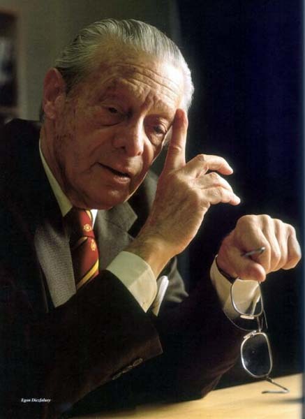 11 egon diczfalusy.jpg