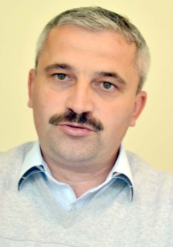 Dumitru Fechete, director President