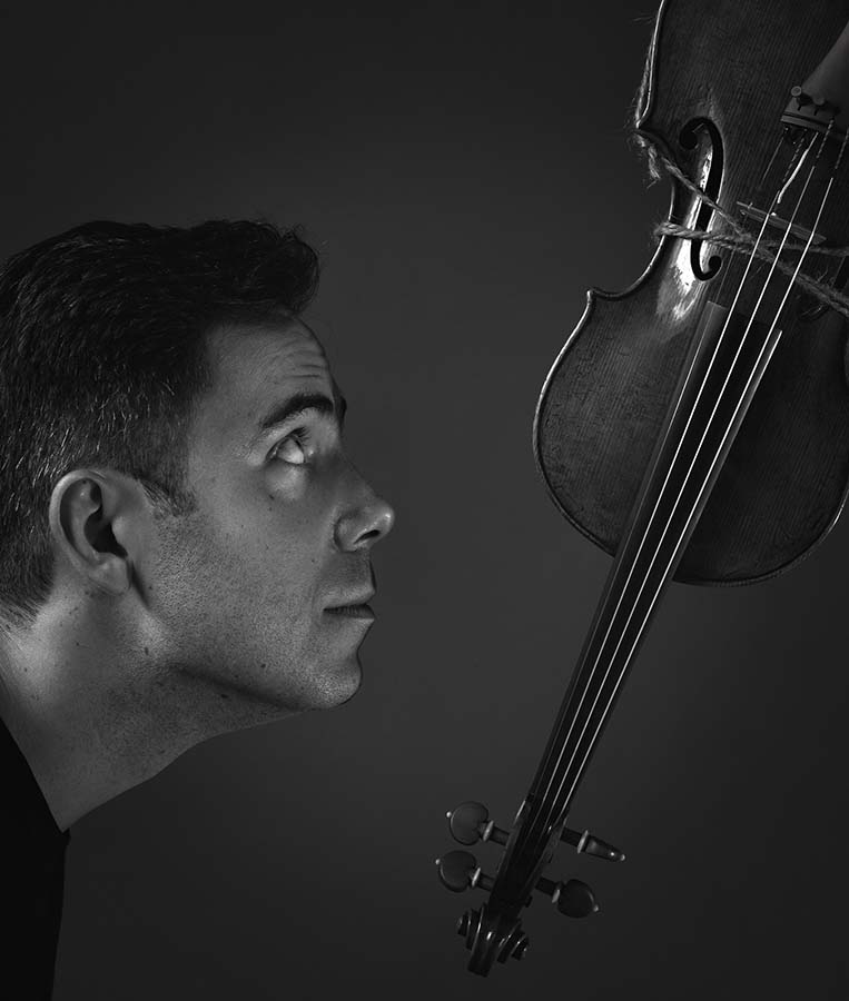  violonistul de jazz Mateusz Smoczyński