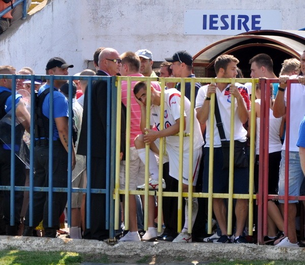 Danci dupa gratii.JPG