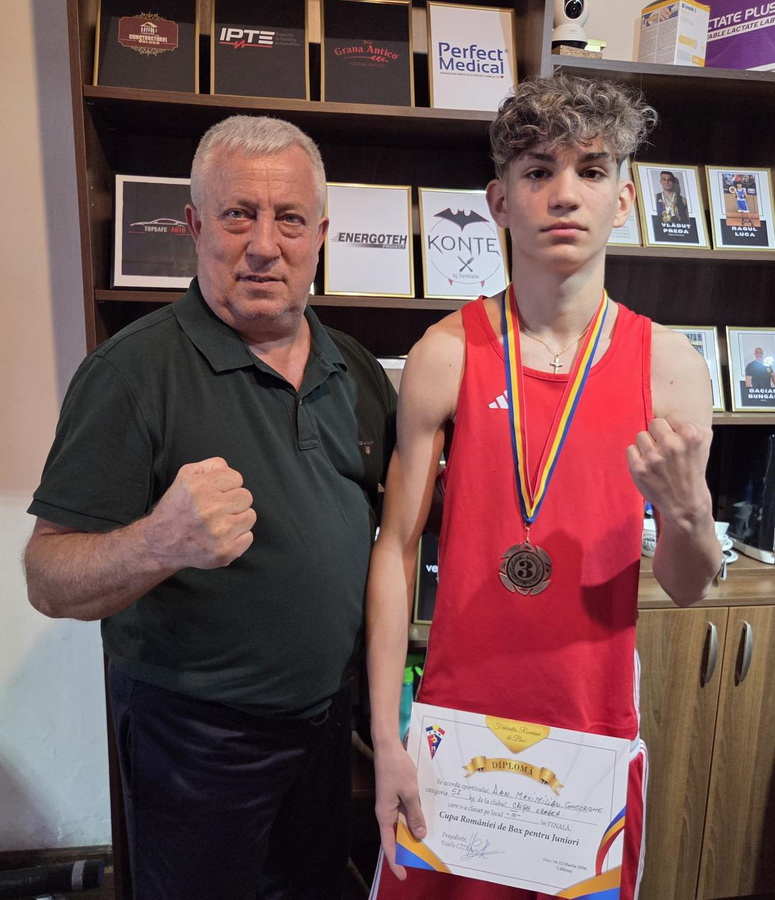 Maximilian Dan boxer