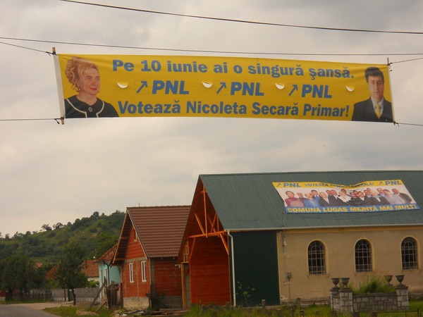 Nicoleta Secar, Dumitru Voloseniuc - afise ilegale Lugasu de Jos (2).JPG