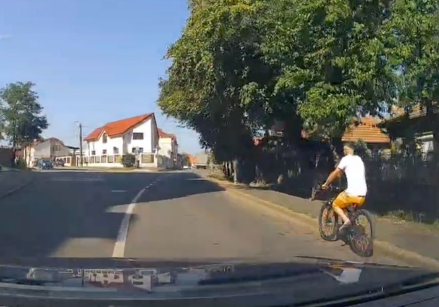 biciclist gunoaie Oradea