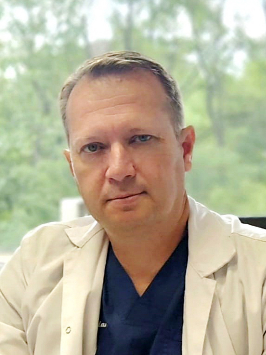 medicul urolog Bogdan Feciche