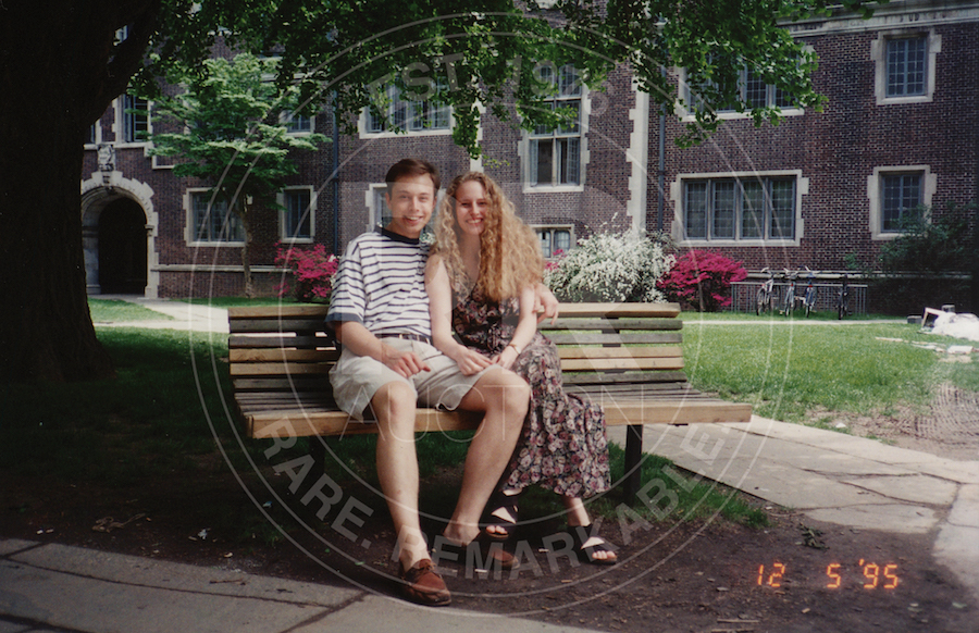 Elon Musk şi iubita lui din timpul facultăţii