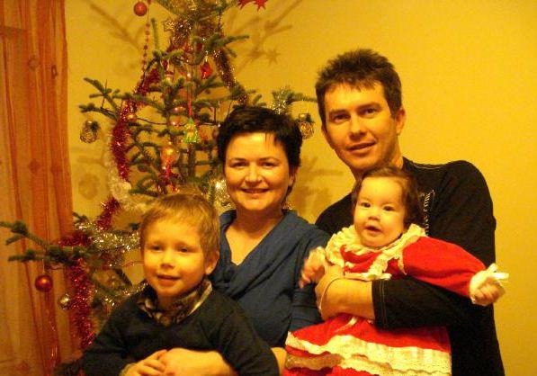 mihai pitut cu familia.jpg