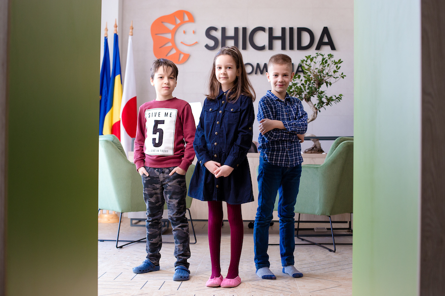 Copii care învață la Shichida România