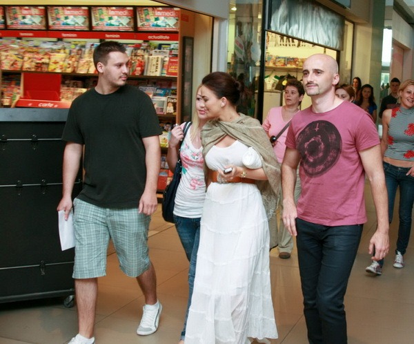 vip shopping - calin goia.jpg